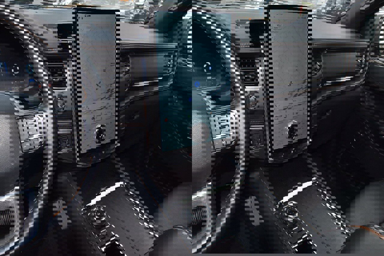 Used 2023 Ford Expedition Platinum image 27