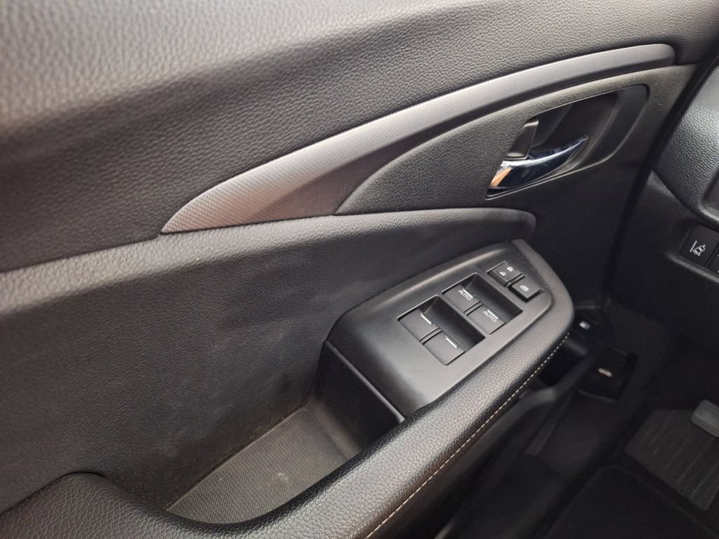 Used 2023 Honda Ridgeline Sport image 19