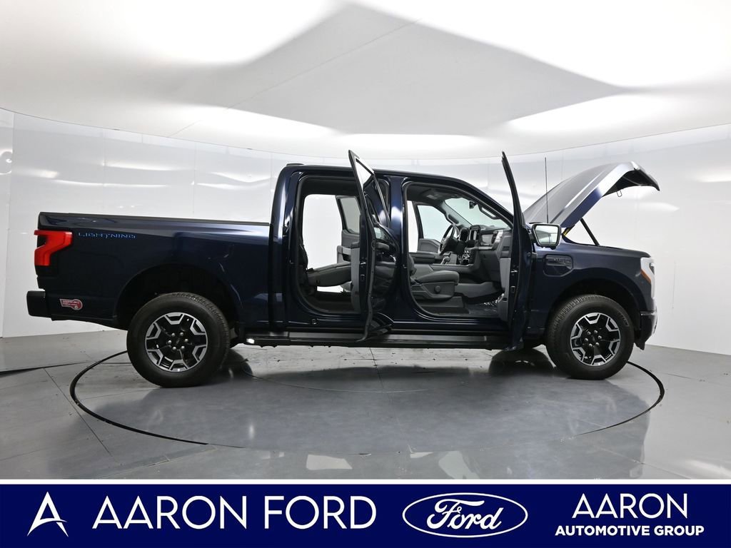 Used 2023 Ford F150 Lightning XLT AWD/4WD image 4