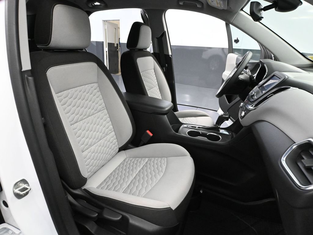 Used 2021 Chevrolet Equinox LS w/ LS Convenience Package image 45