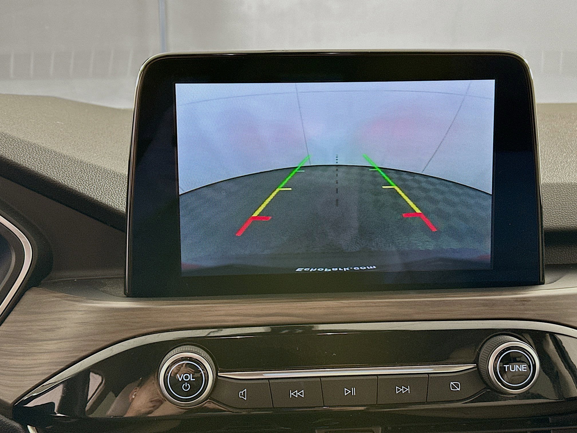 Used 2020 Ford Escape Titanium image 23