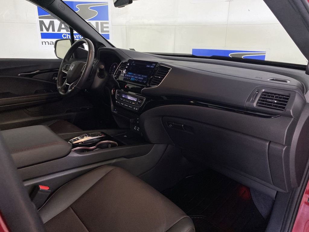 Used 2025 Honda Ridgeline Black Edition image 35