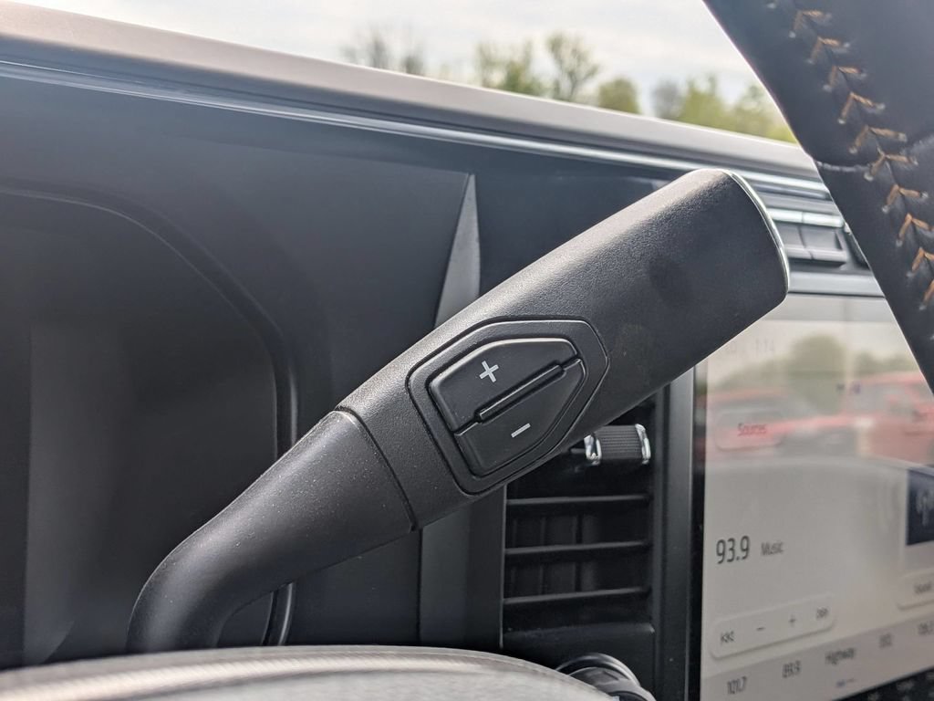 Used 2023 Ford F250 Platinum AWD/4WD image 13