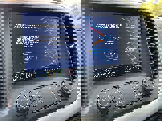 Used 2023 GMC Acadia SLT image 23