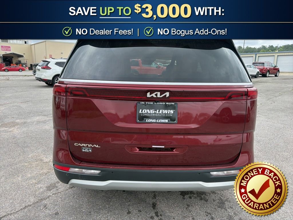 Used 2023 Kia Carnival LX FWD image 7