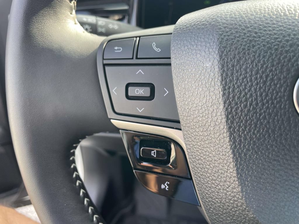 Used 2025 Toyota Camry SE w/ Multimedia Upgrade Package FWD image 25