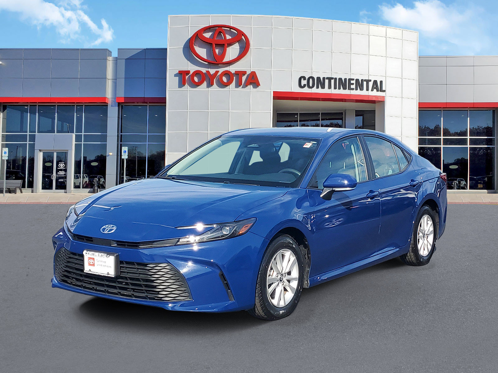 Certified 2025 Toyota Camry LE FWD image 3