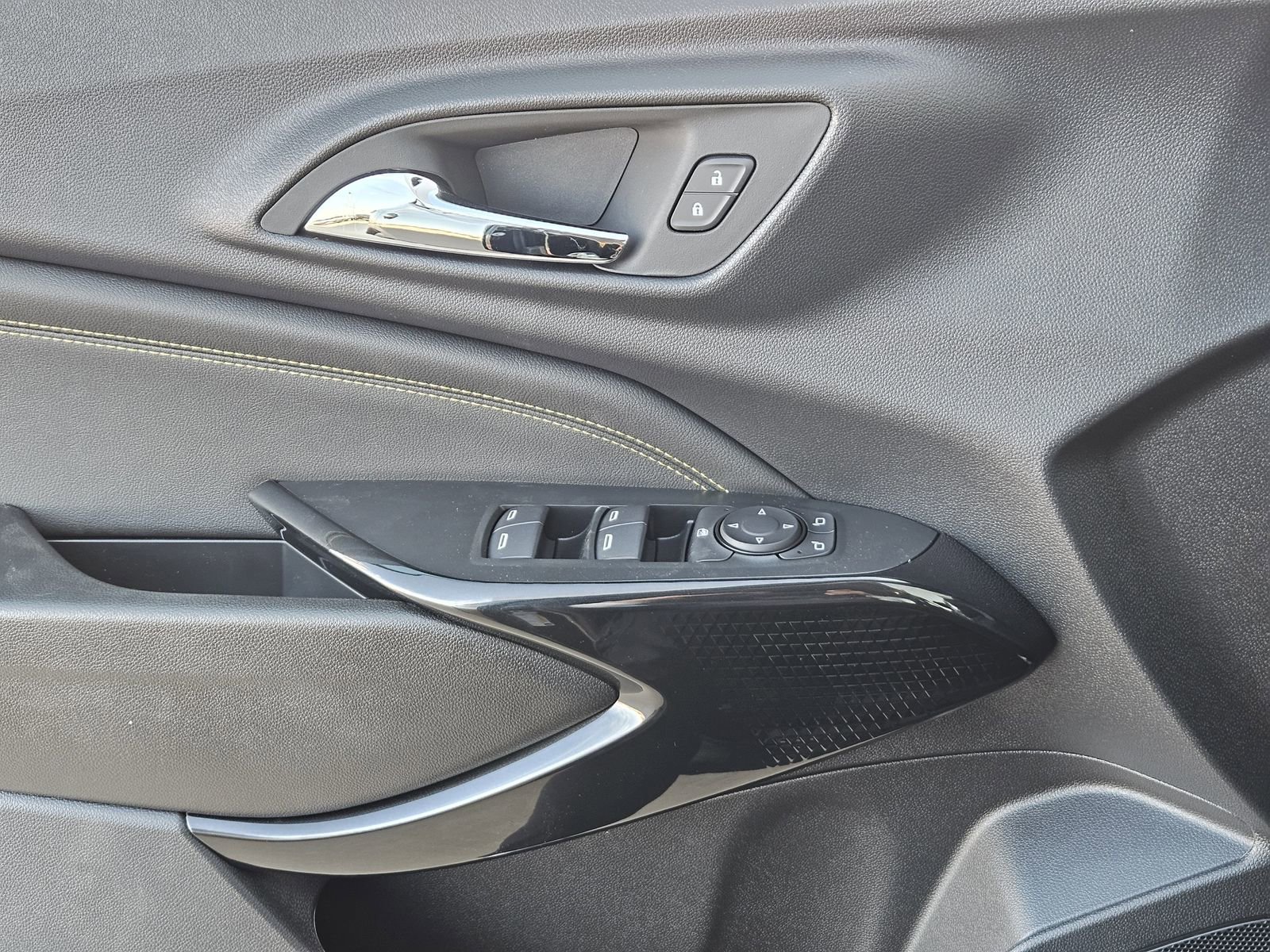 New 2026 Chevrolet Trax LT image 24