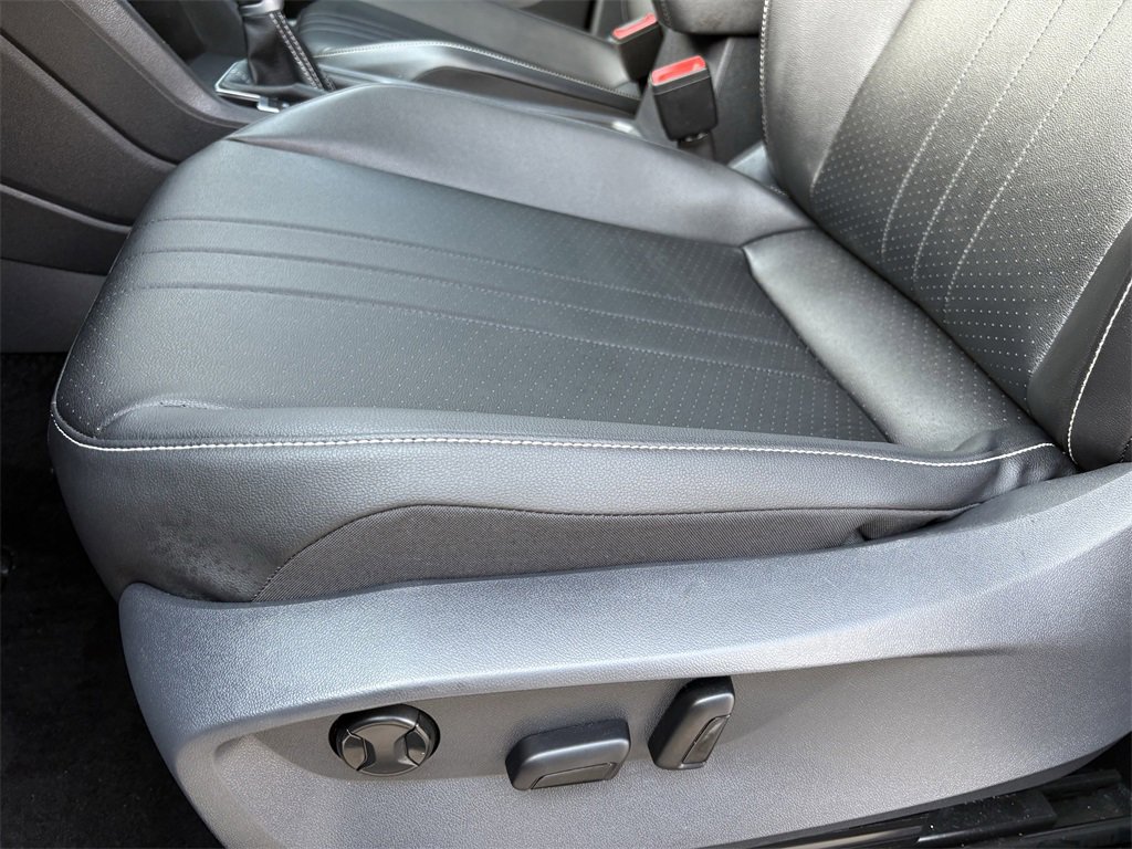 Used 2022 Volkswagen Tiguan SE image 13