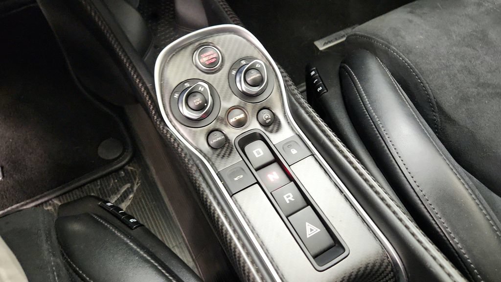 Used 2019 McLaren 600LT RWD image 51