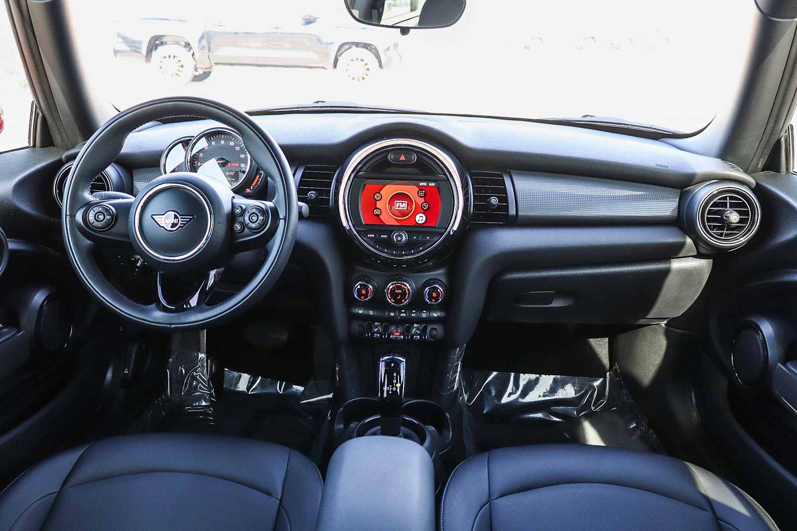 Used 2020 MINI Cooper 2-Door Hardtop image 16