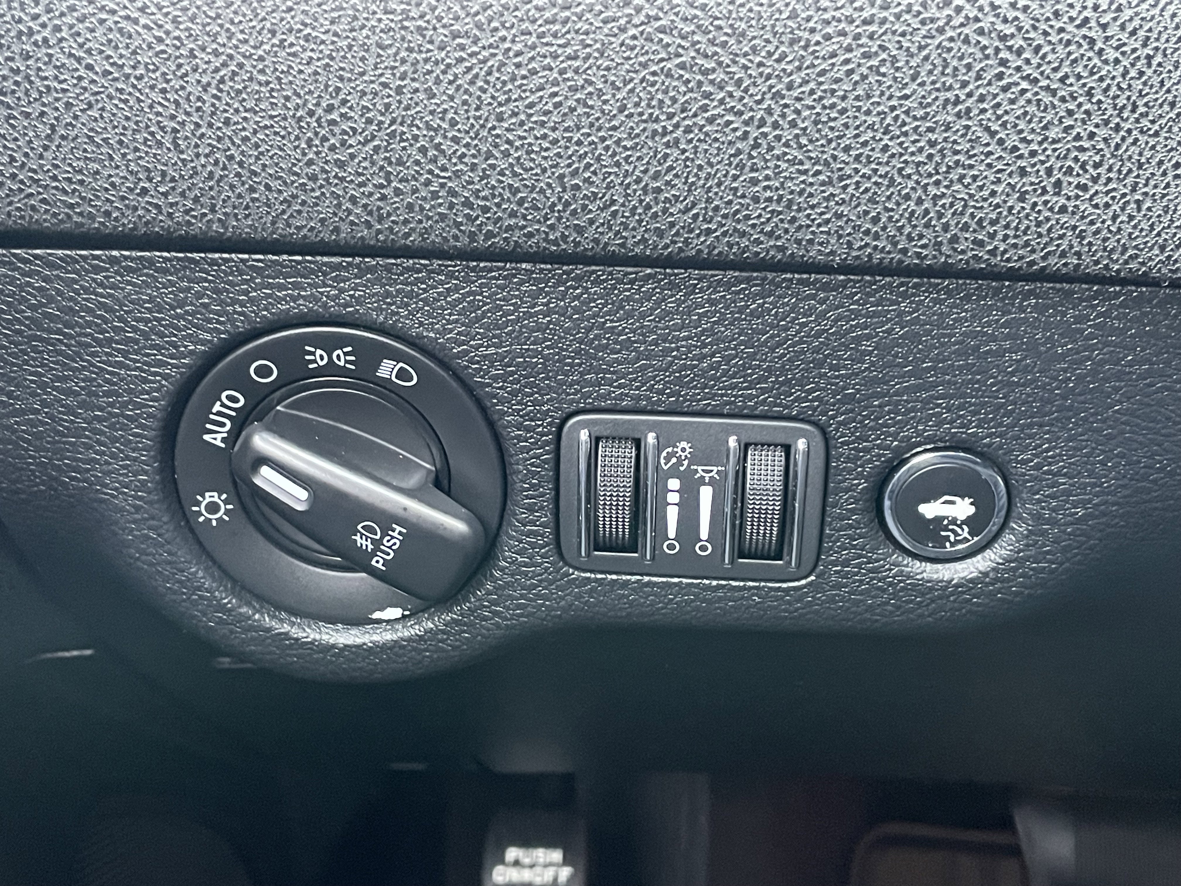 Used 2018 Dodge Charger SXT Plus RWD image 14