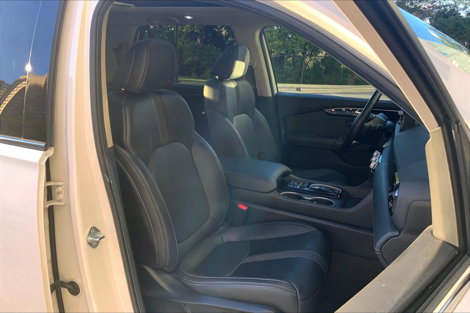 Used 2025 Honda Pilot Touring image 8