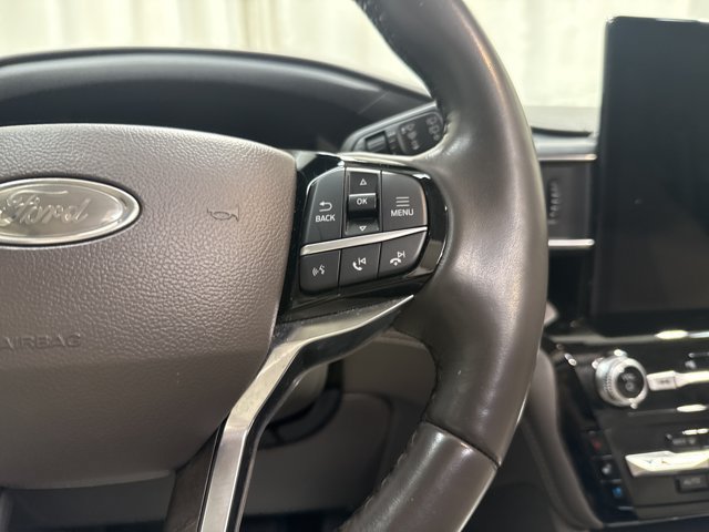 Used 2022 Ford Explorer Platinum w/ Equipment Group 601A AWD/4WD image 18