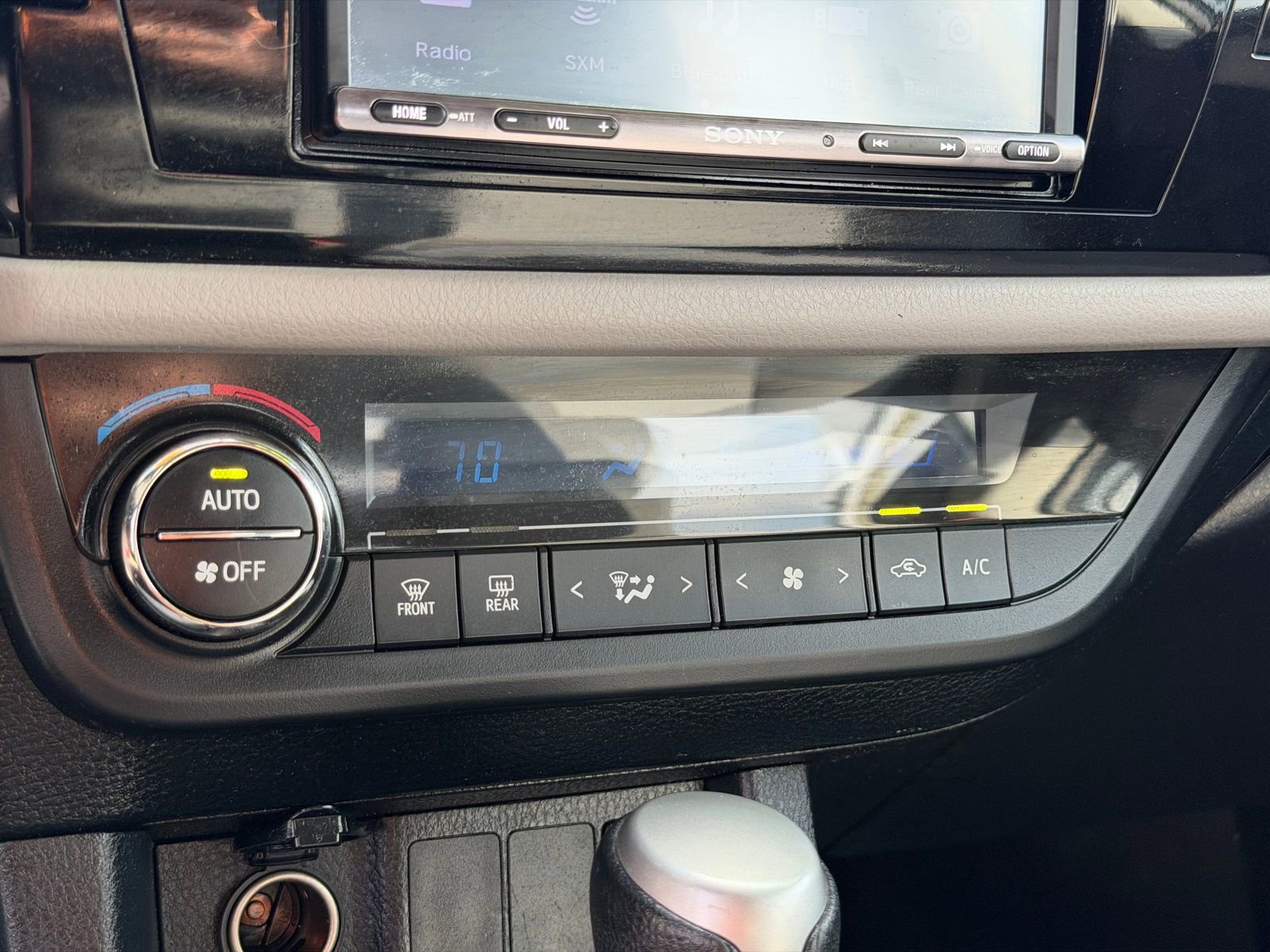 Used 2014 Toyota Corolla LE image 21