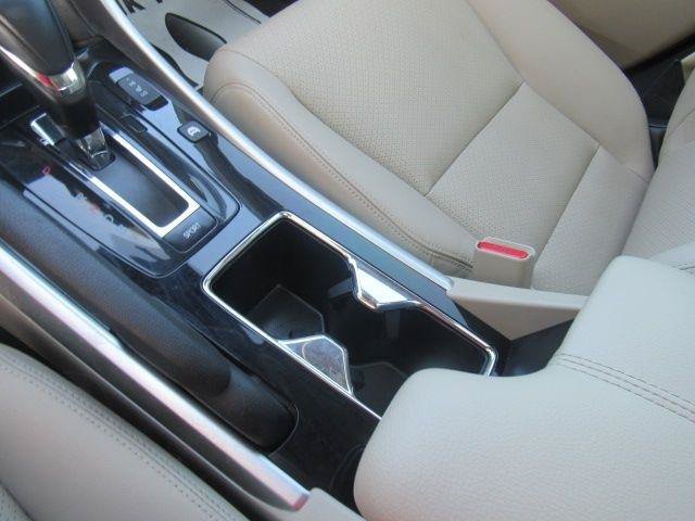 Used 2017 Honda Accord Touring image 29
