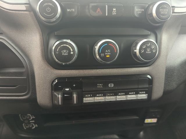 Used 2022 RAM 5500 Tradesman w/ Chrome Appearance Group AWD/4WD image 16