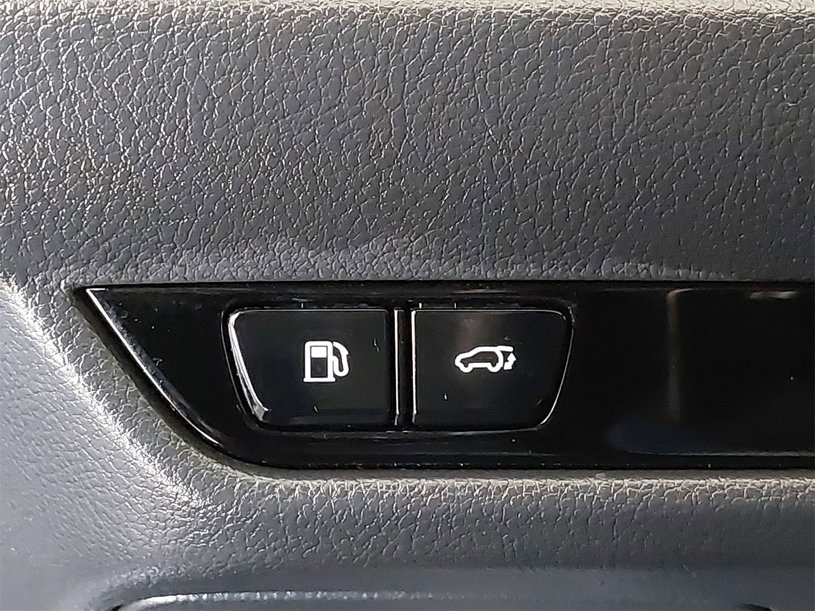 Used 2025 Lexus NX 350h AWD w/ Premium Package image 30