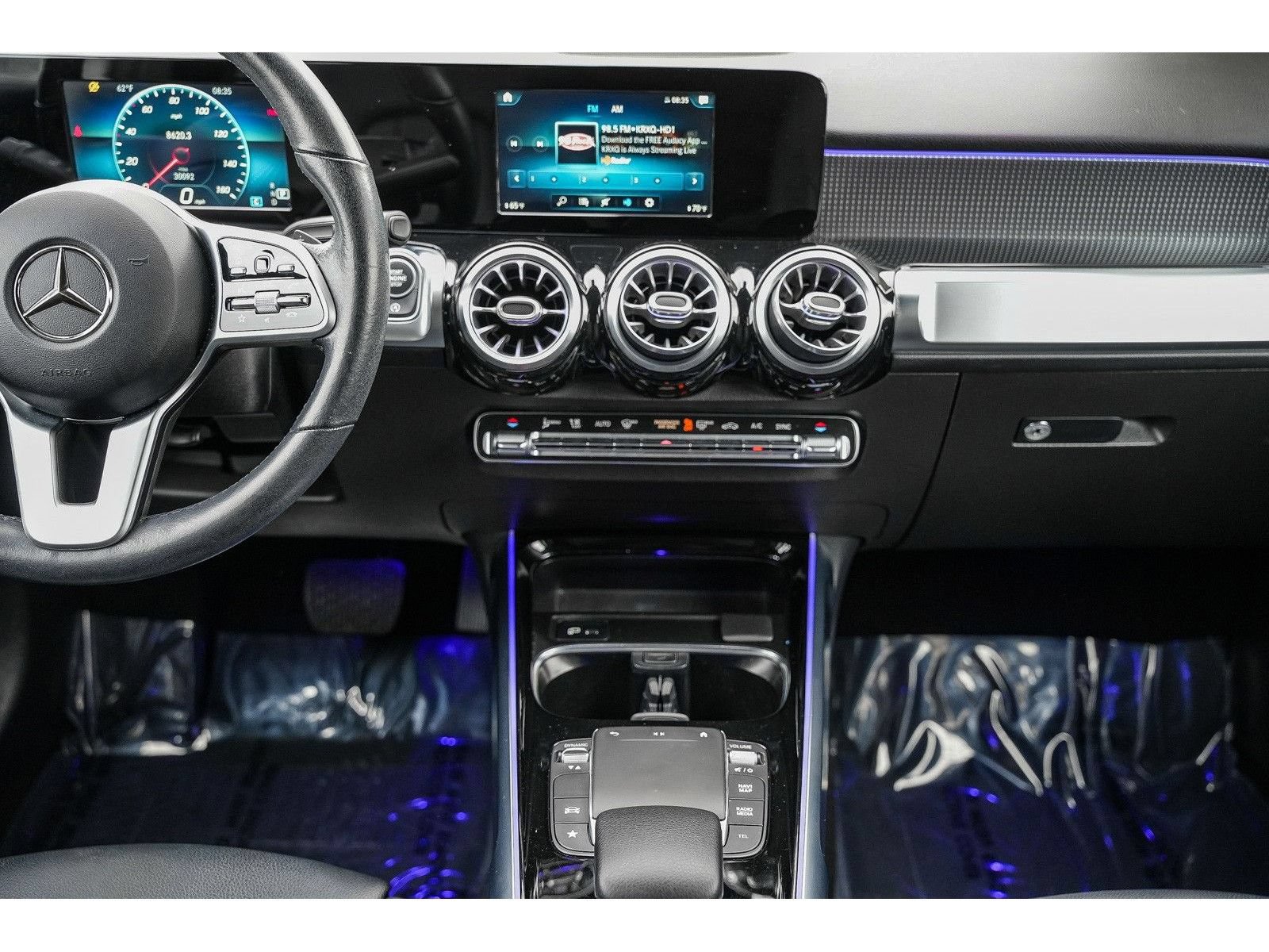 Used 2021 Mercedes-Benz GLB 250 4MATIC image 13