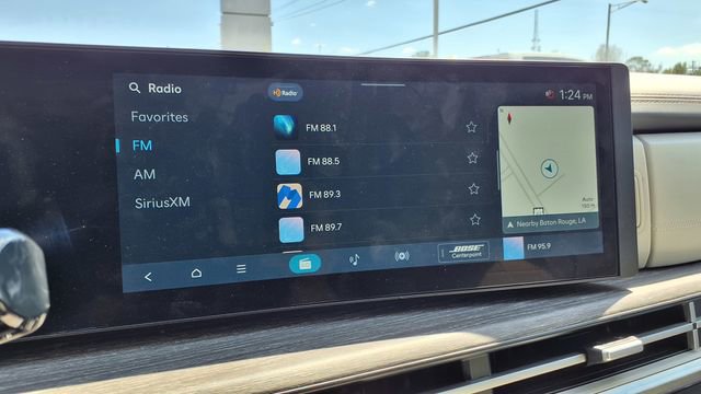 Used 2025 Hyundai Santa Fe Calligraphy w/ Tow & Go Package image 30