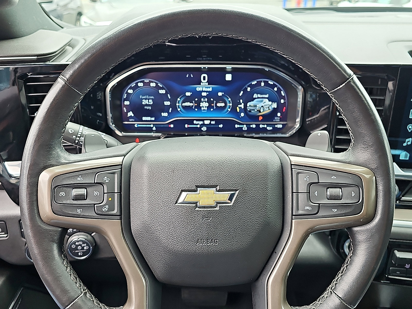 Used 2022 Chevrolet Silverado 1500 High Country w/ High Country Premium Package AWD/4WD image 22