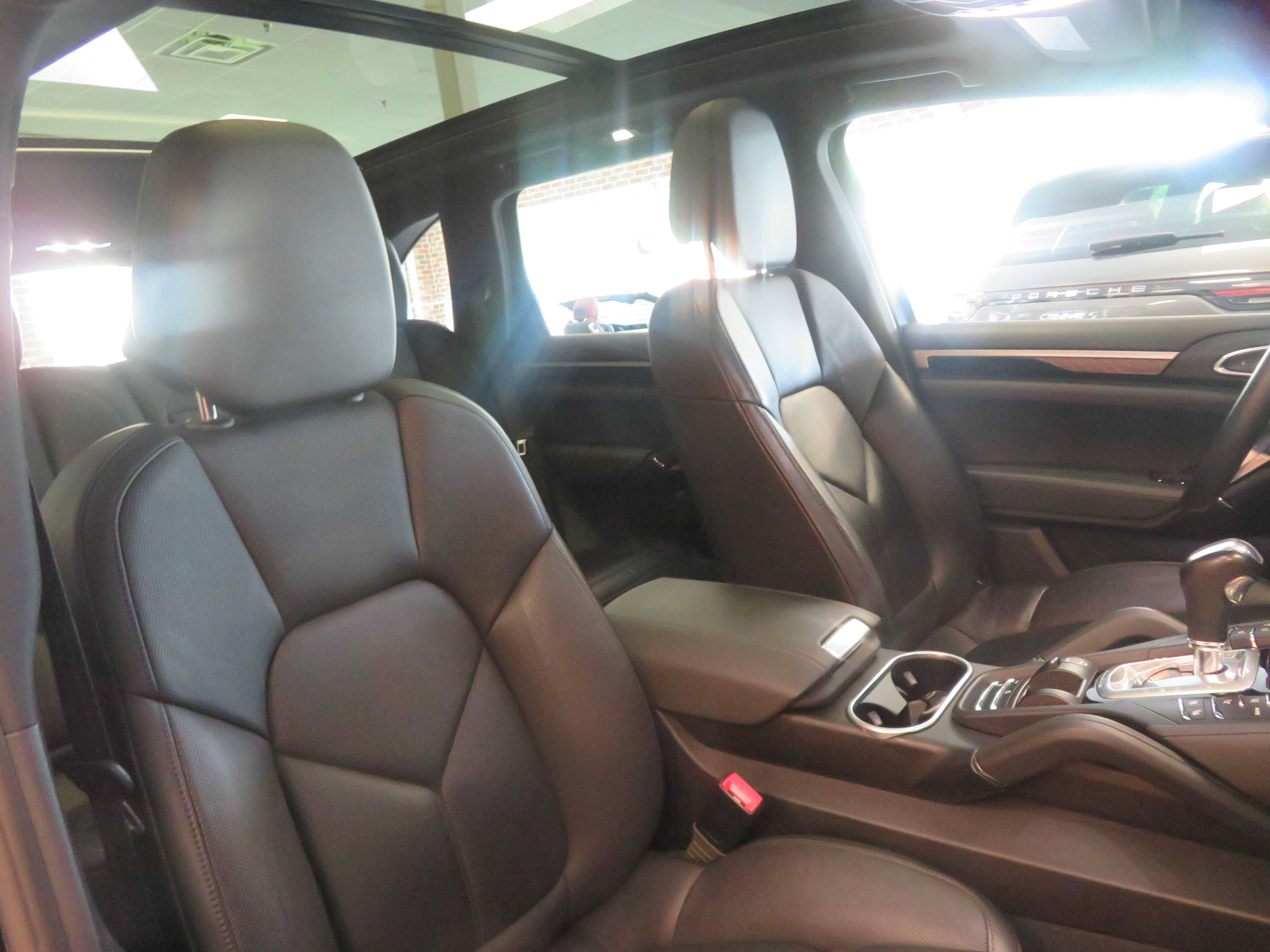 Used 2016 Porsche Cayenne AWD/4WD image 27