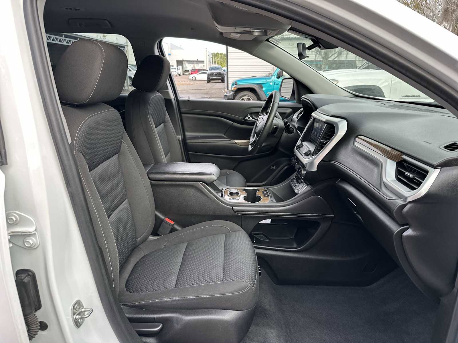 Used 2022 GMC Acadia SLE w/ Driver Convenience Package image 19