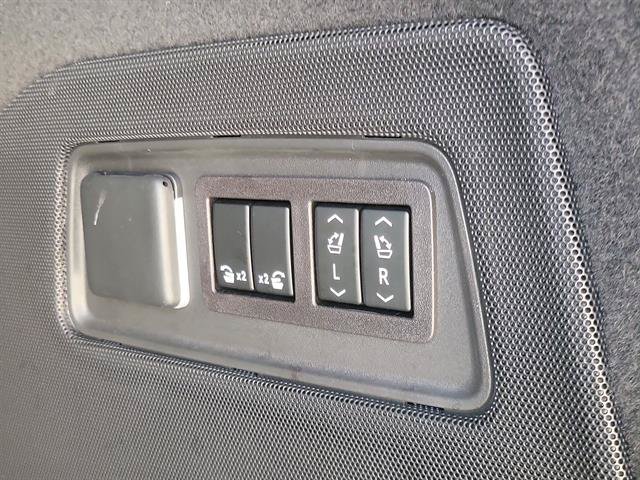 Certified 2023 Cadillac Escalade Sport Platinum w/ LPO, ONYX Package AWD/4WD image 26