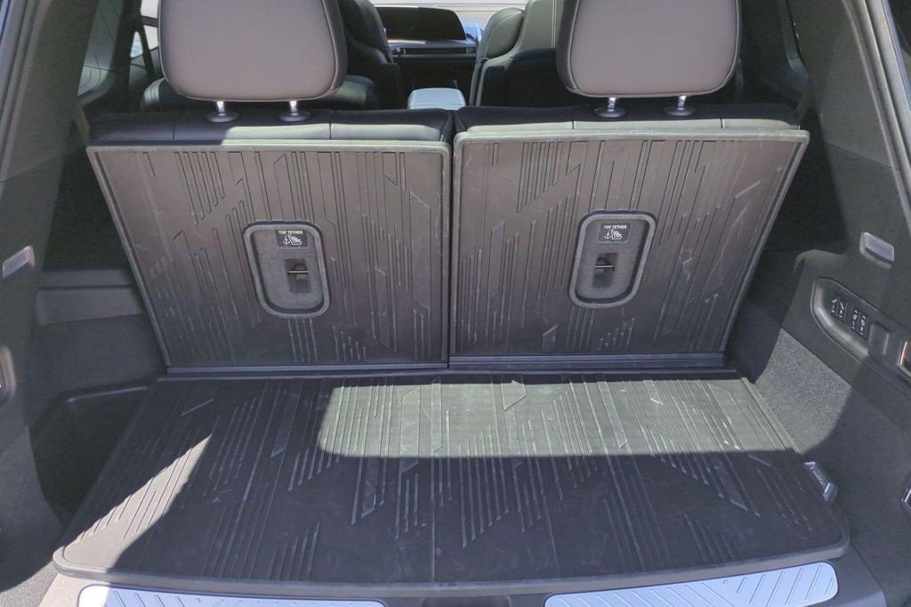 Certified 2026 Cadillac Vistiq Sport w/ LPO, Floor Liner Package AWD/4WD image 13