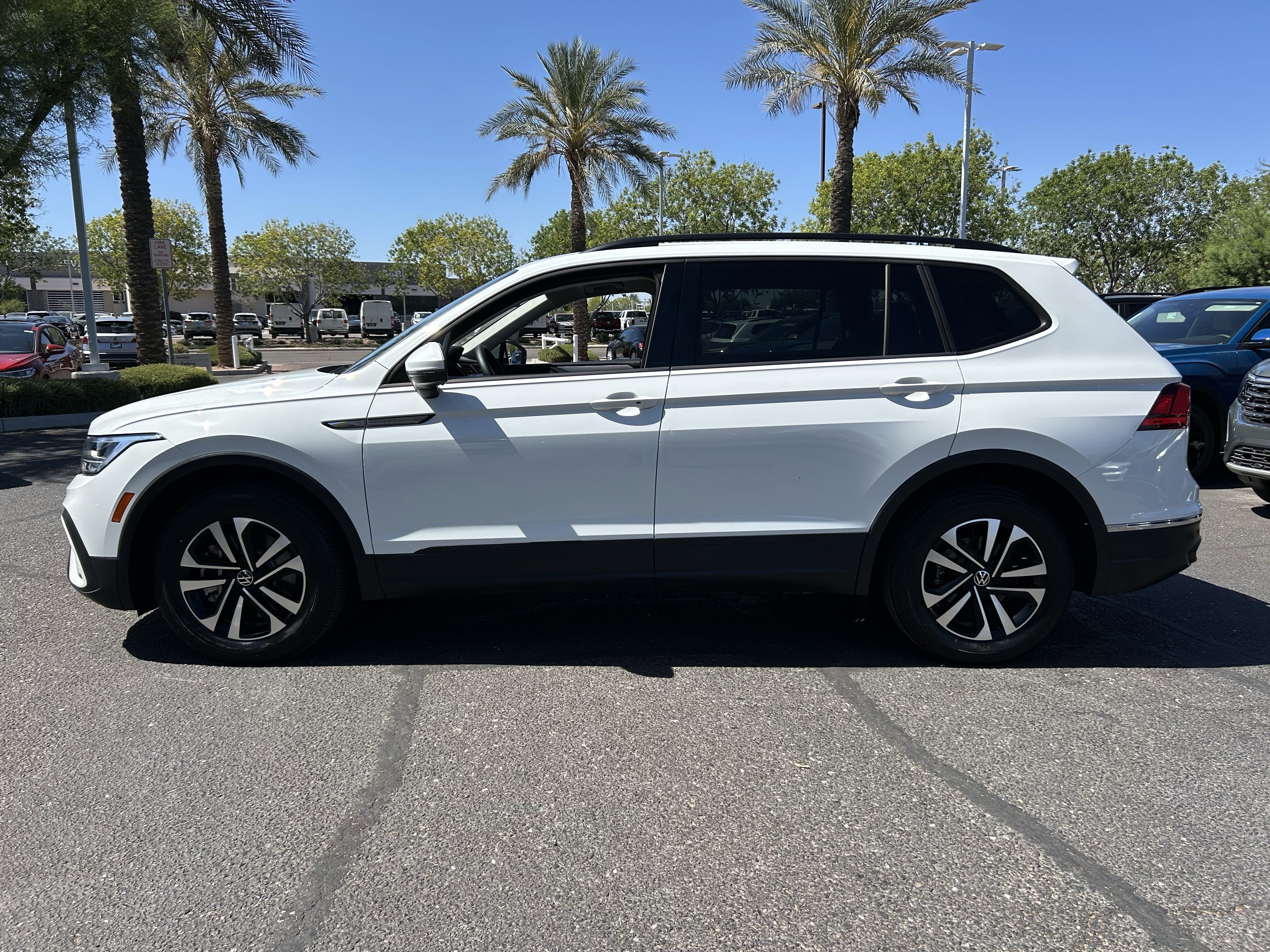 Used 2023 Volkswagen Tiguan S FWD image 2