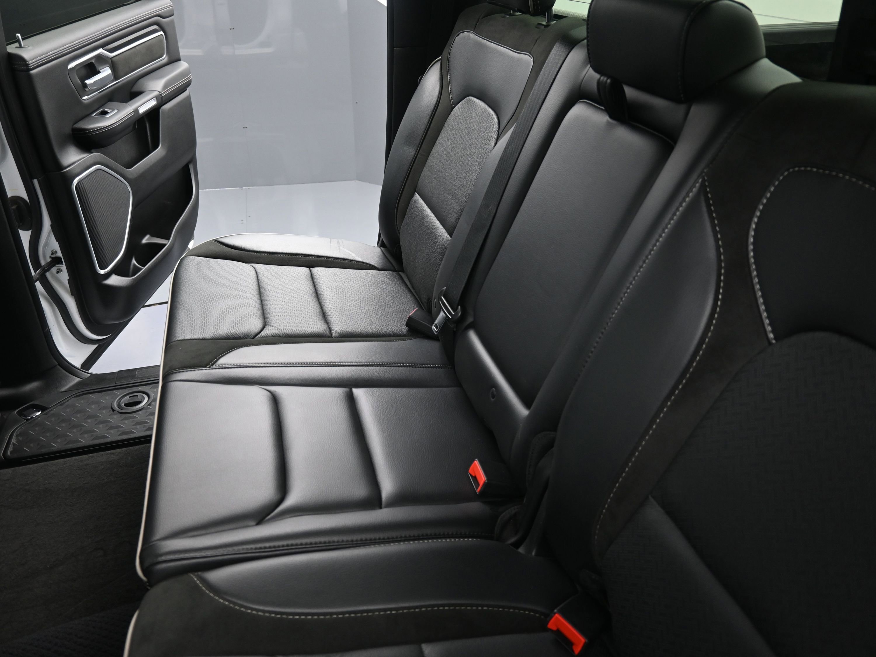 Used 2023 RAM 1500 Laramie image 26