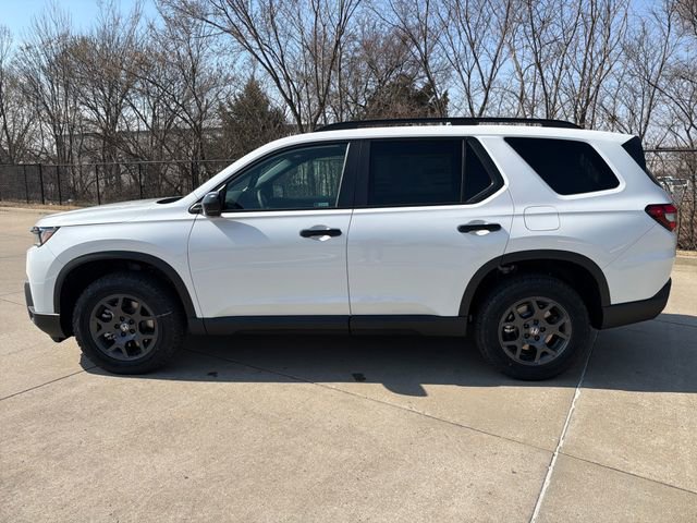 New 2026 Honda Pilot TrailSport image 2