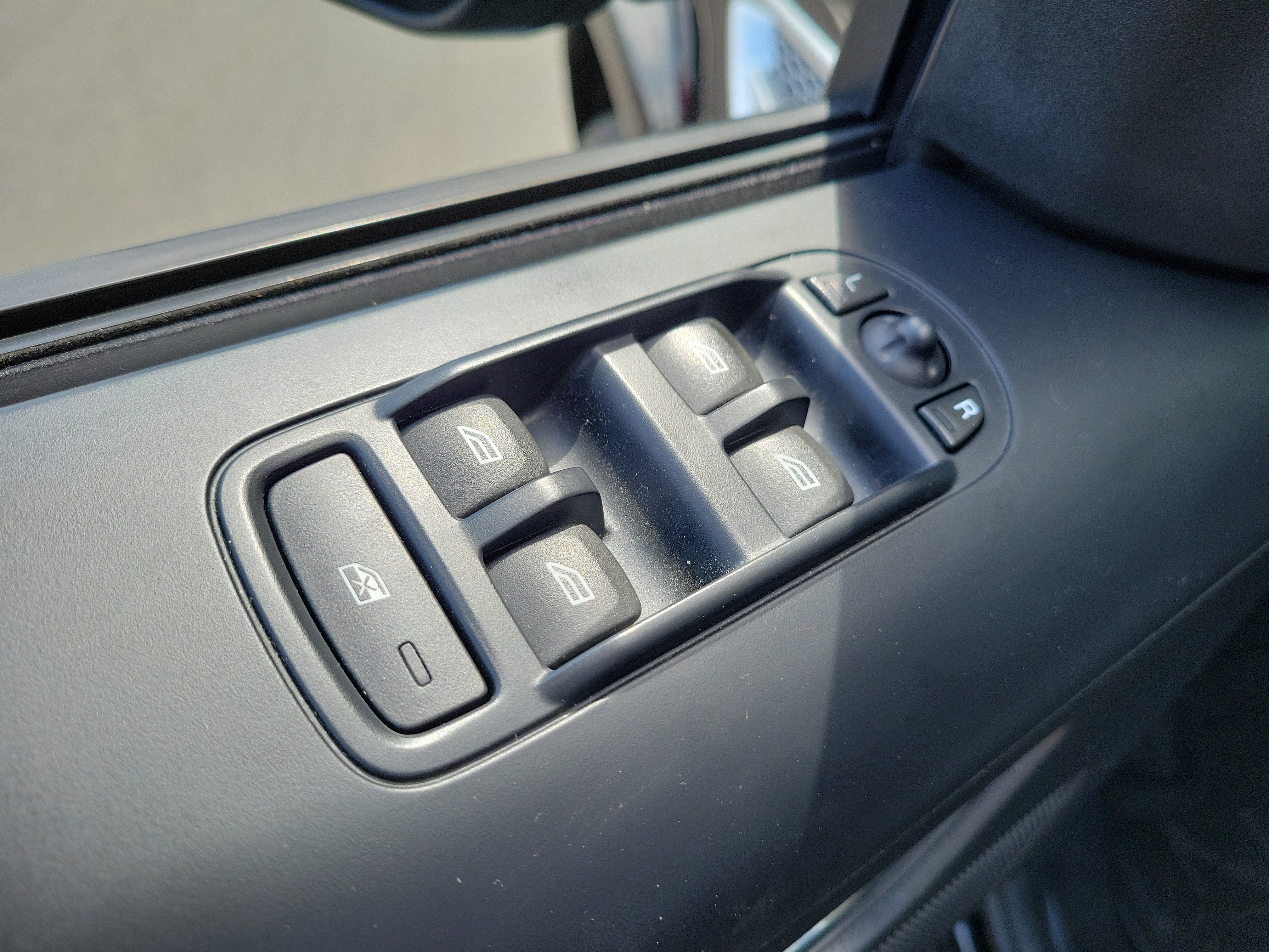 Used 2014 Land Rover LR2 AWD/4WD image 20