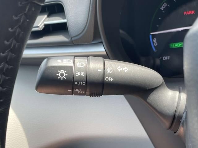 Used 2022 Toyota Sienna XLE image 21