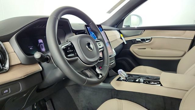 New 2026 Volvo XC90 B6 Plus w/ Protection Package Premier AWD/4WD image 12