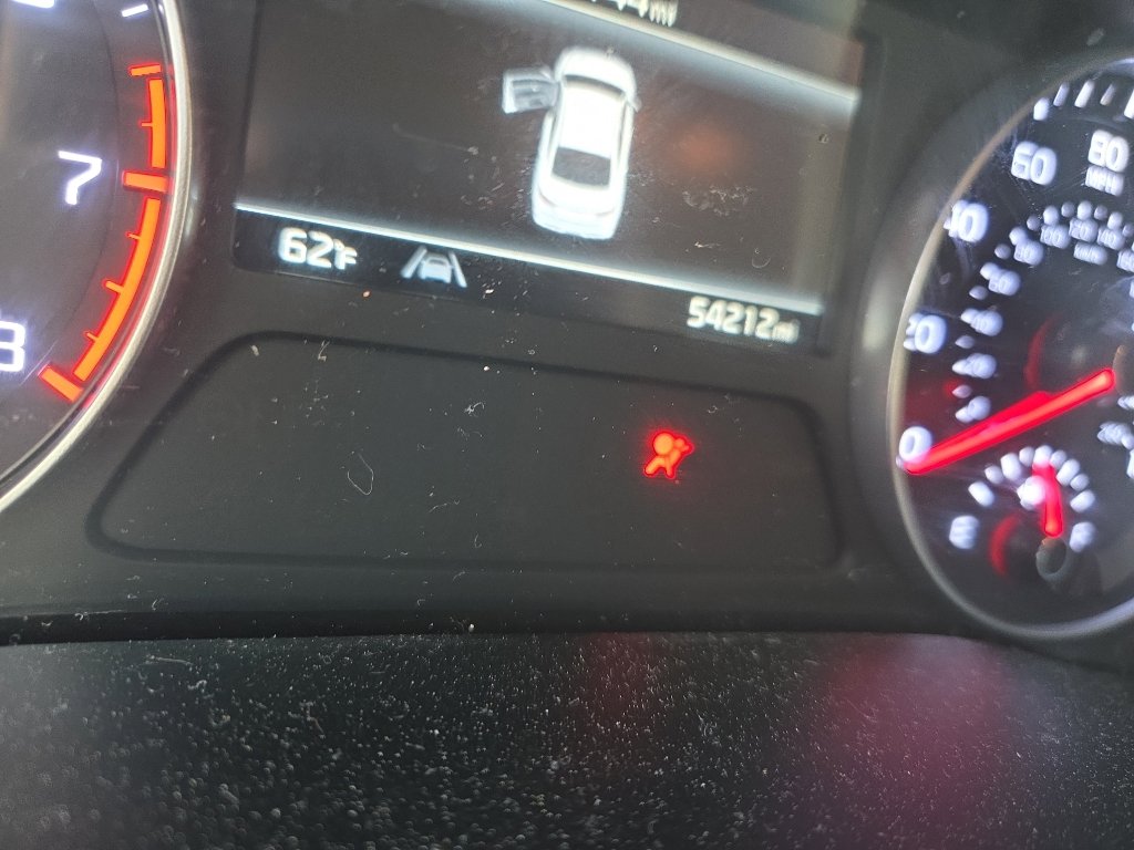 Used 2022 Kia Forte FE image 2