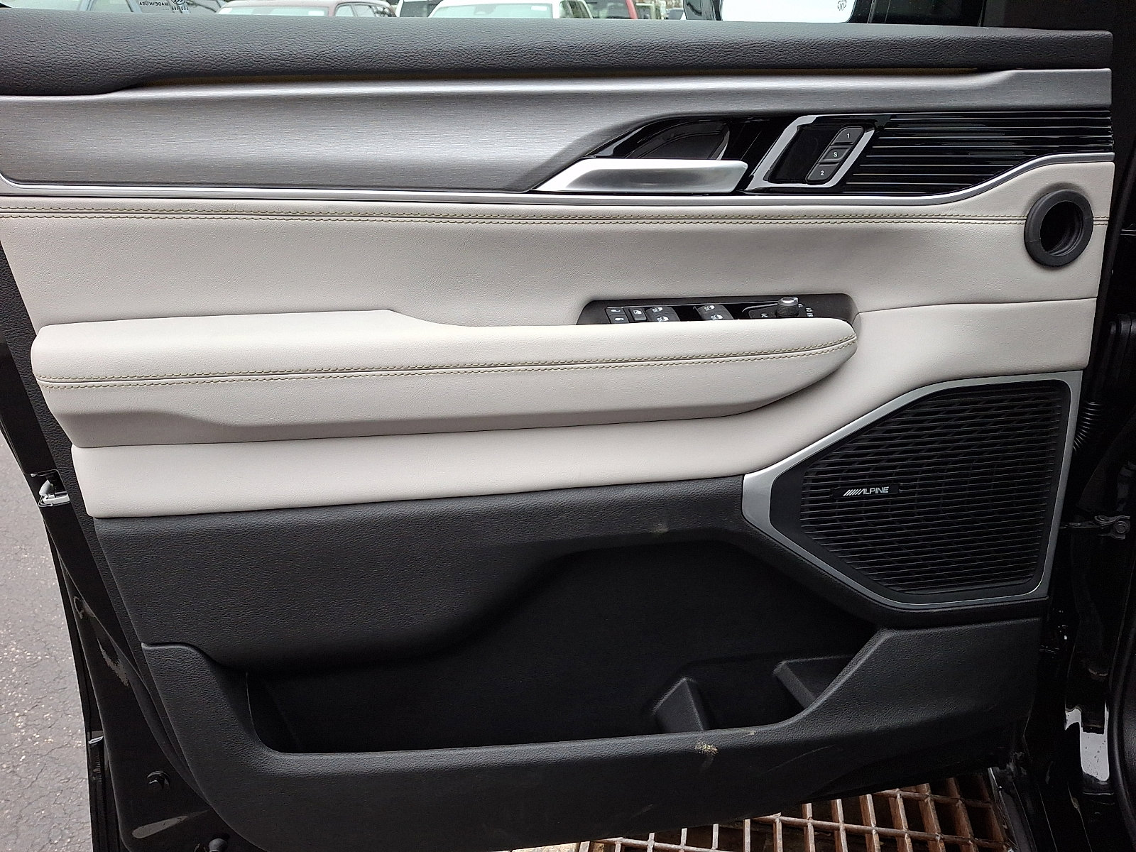 New 2026 Jeep Grand Wagoneer L 4WD w/ Premium Group I image 8