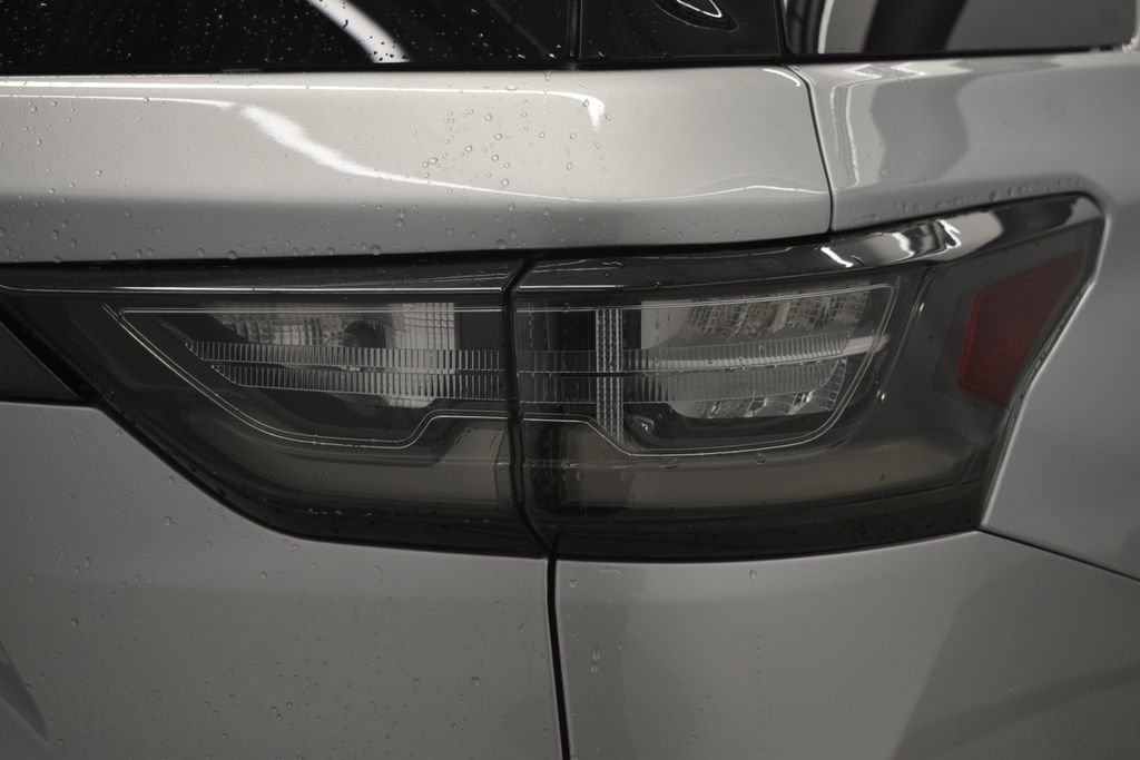 Used 2018 Chevrolet Traverse Premier w/ Redline Edition image 15