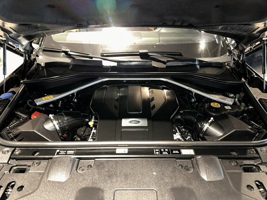 Used 2023 Land Rover Range Rover SE AWD/4WD image 9