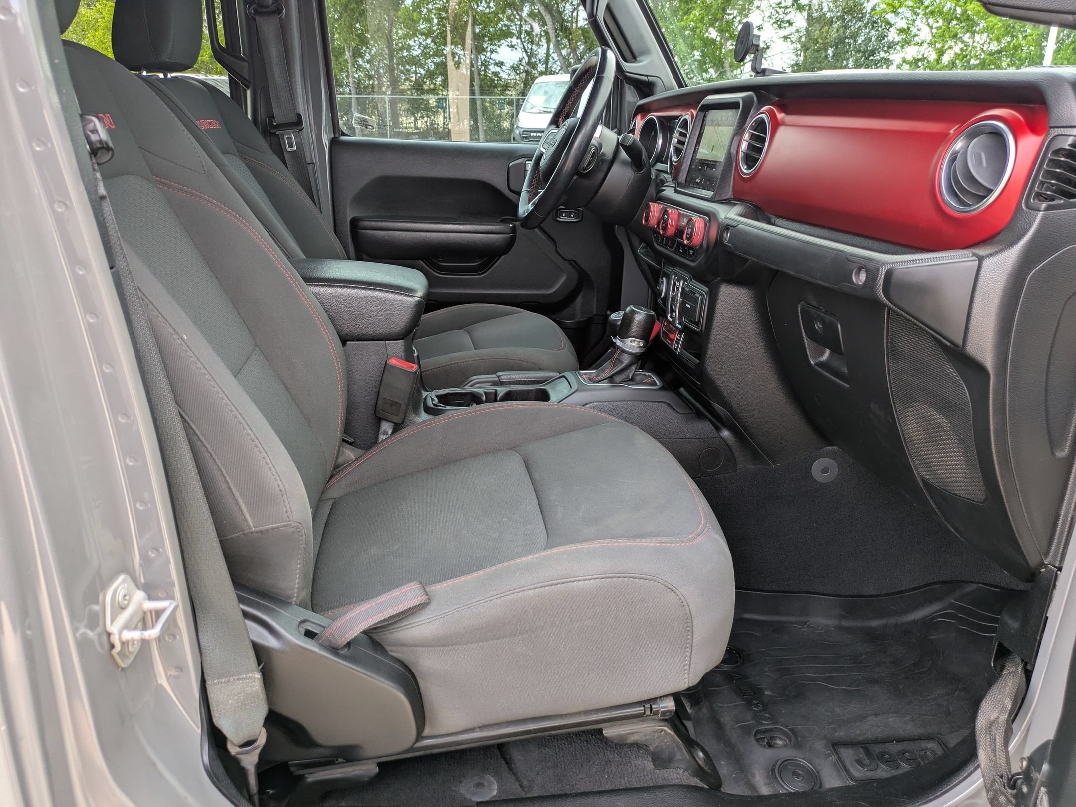 Used 2021 Jeep Gladiator Rubicon AWD/4WD image 26