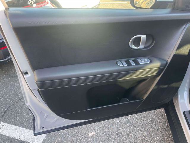 Used 2024 Hyundai Ioniq 5 SE image 15