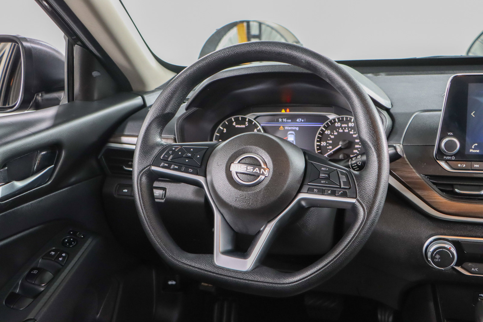 Used 2024 Nissan Altima 2.5 SV image 12