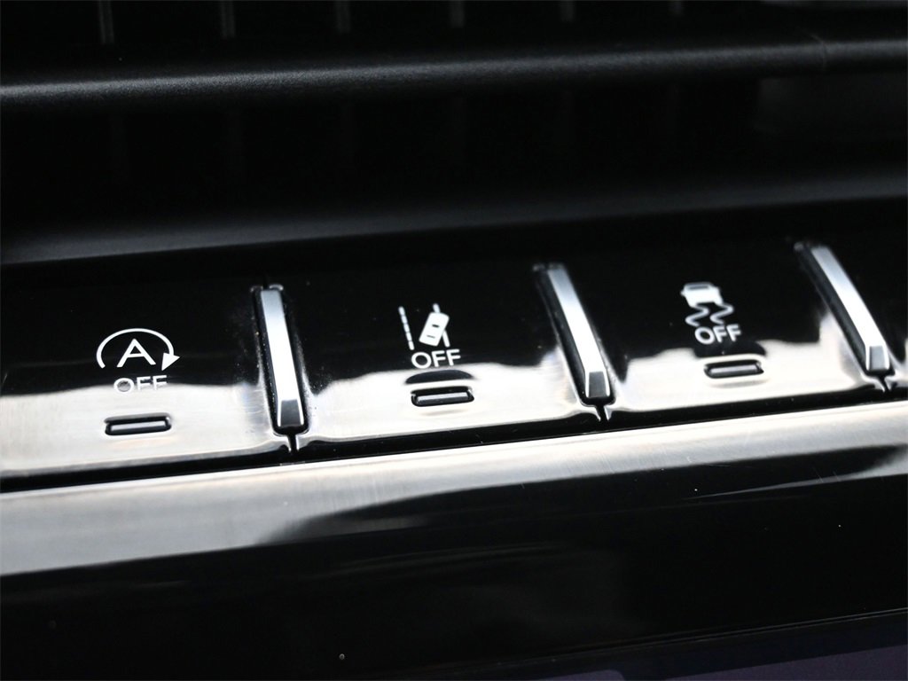 Used 2023 Jeep Grand Cherokee L Laredo image 14