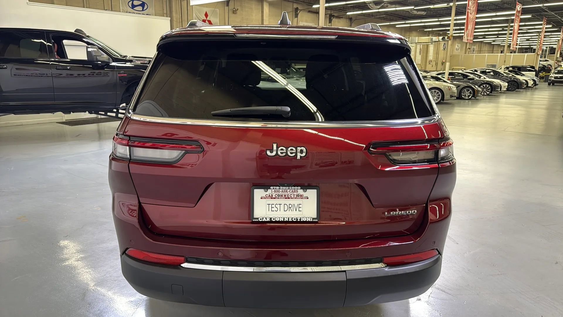 Used 2023 Jeep Grand Cherokee L Laredo w/ Luxury Tech Group I RWD image 11
