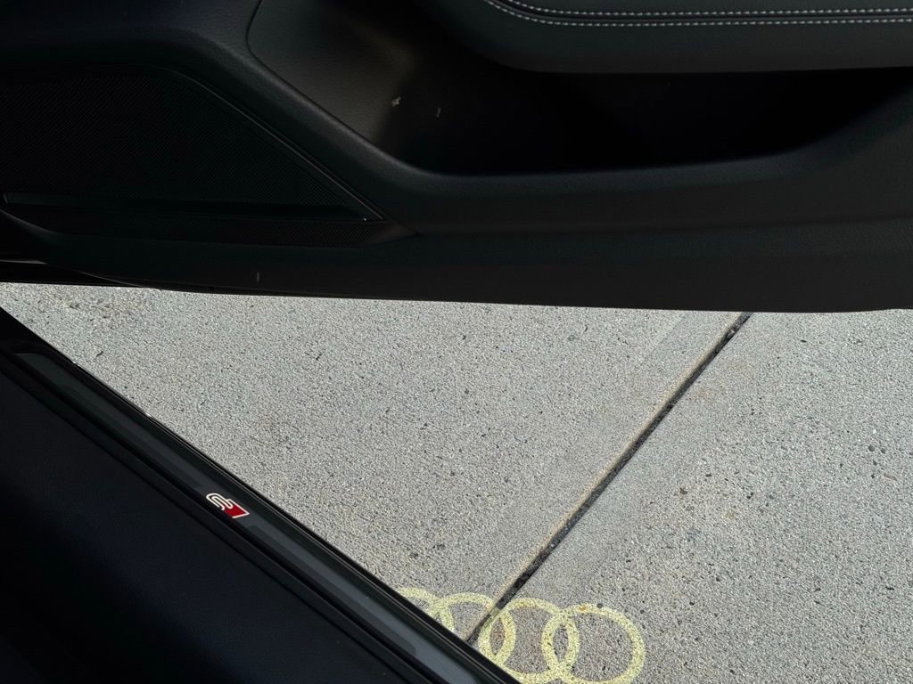 Used 2025 Audi A6 Premium Plus image 36