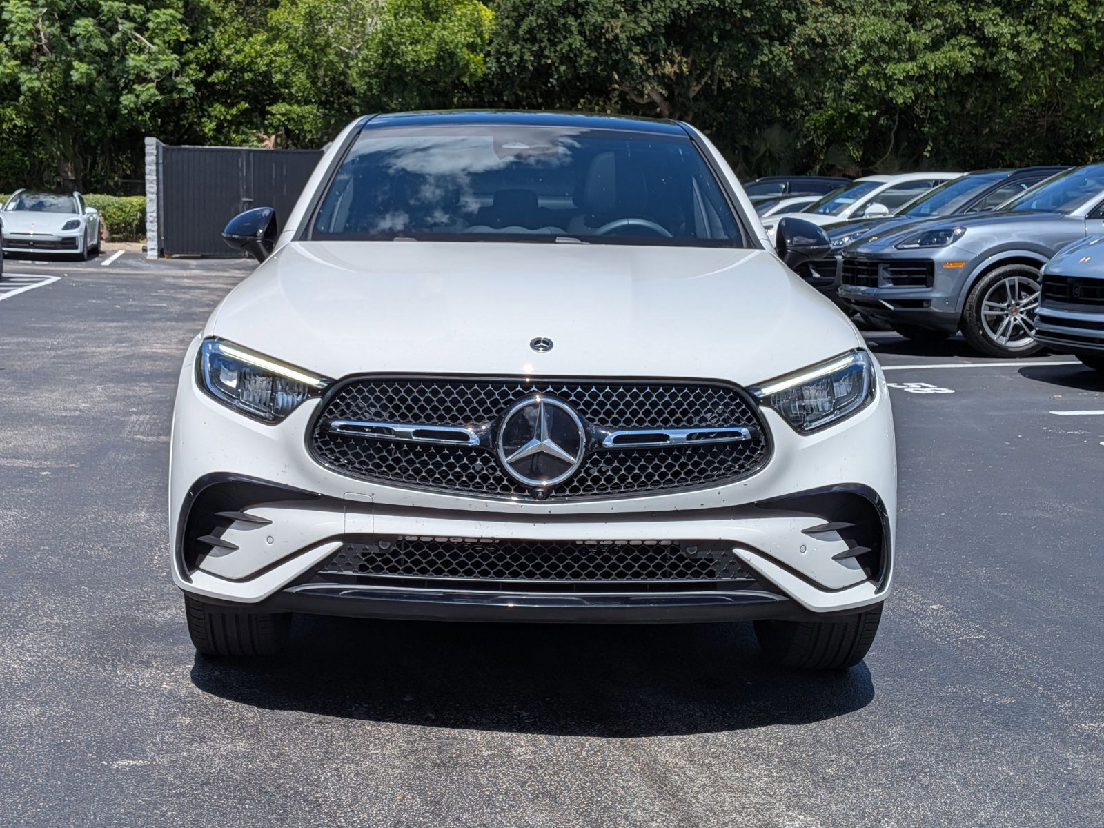 Used 2025 Mercedes-Benz GLC 300 4MATIC image 4