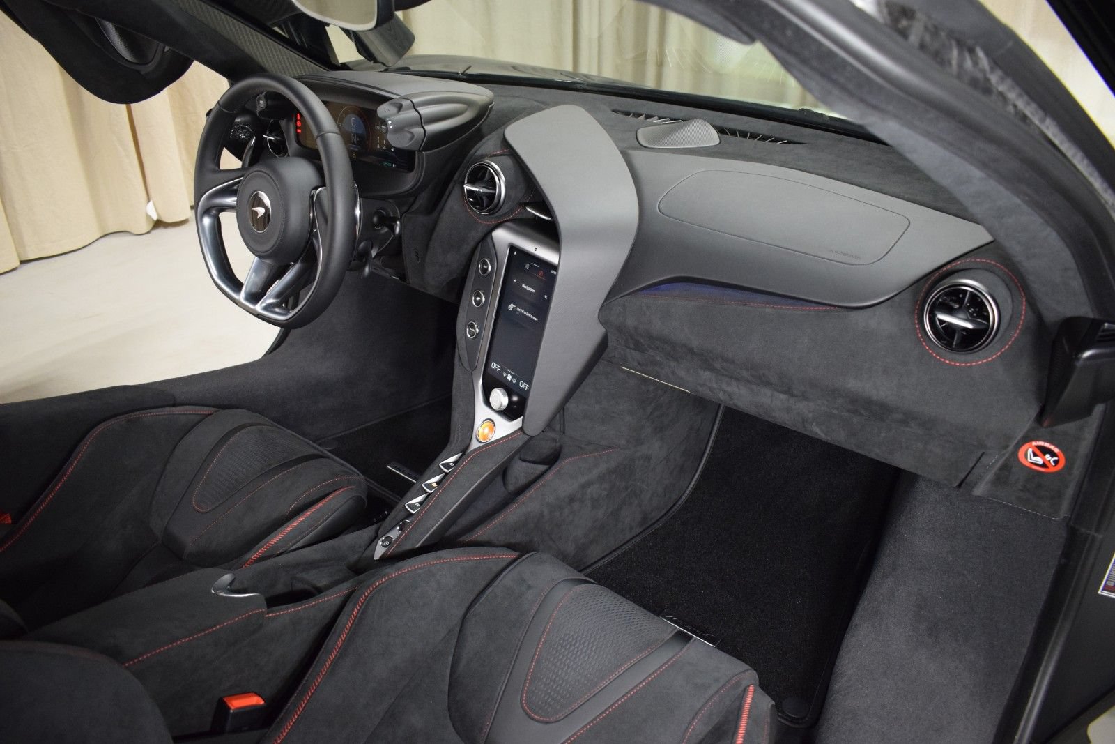 New 2026 McLaren 750S RWD image 21