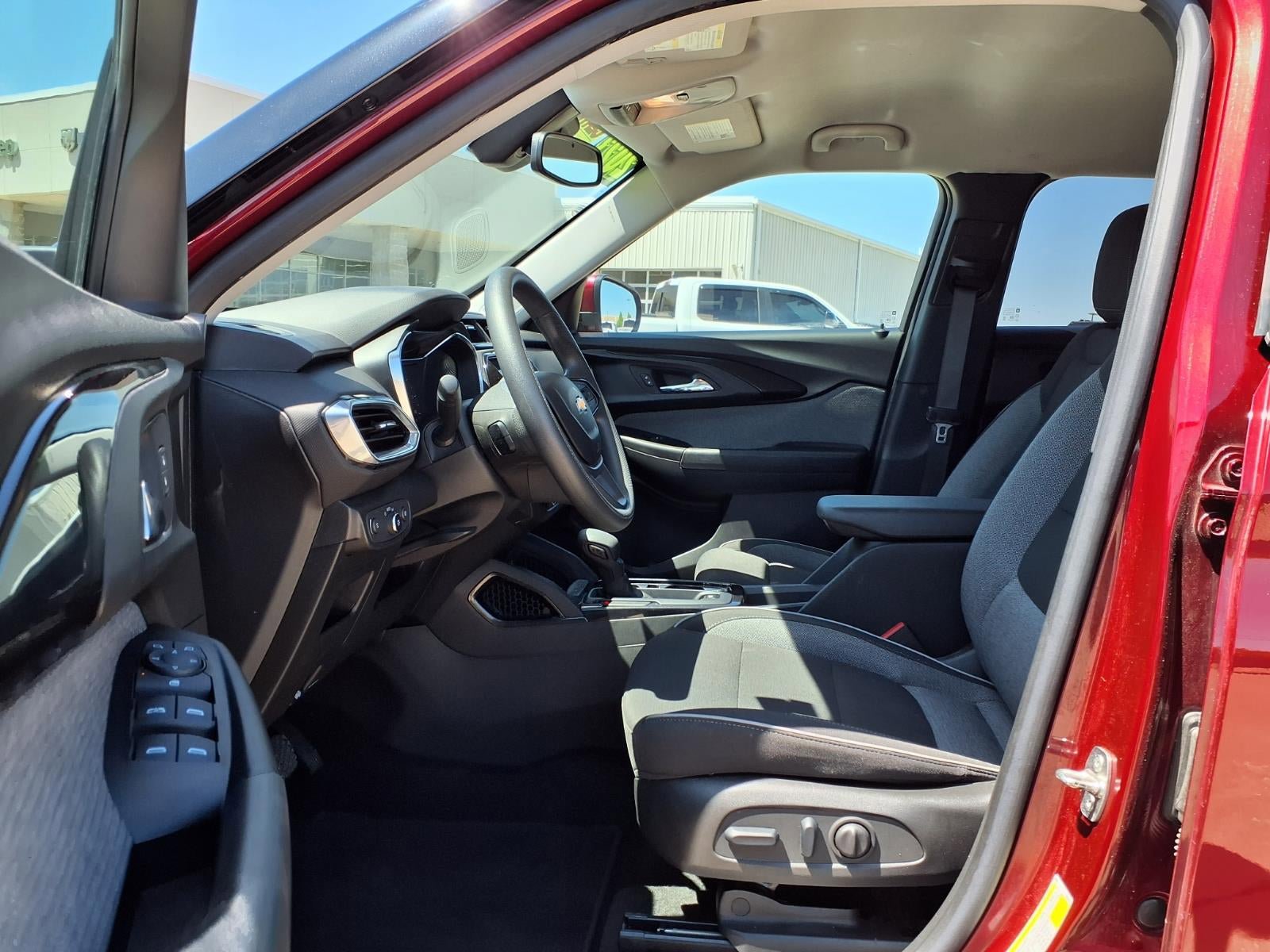 Used 2023 Chevrolet TrailBlazer LT w/ Convenience Package AWD/4WD image 21