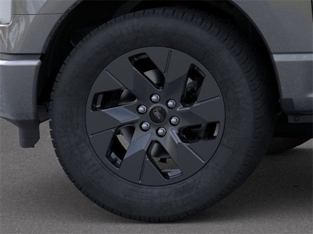 New 2025 Ford F150 Lightning Lariat image 19