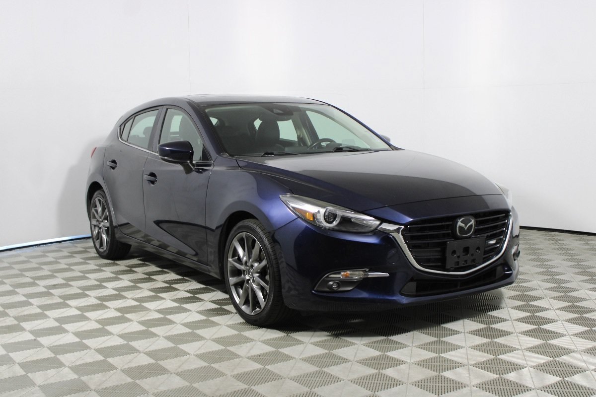 Used 2018 MAZDA MAZDA3 Grand Touring w/ Premium Equipment Package FWD image 26